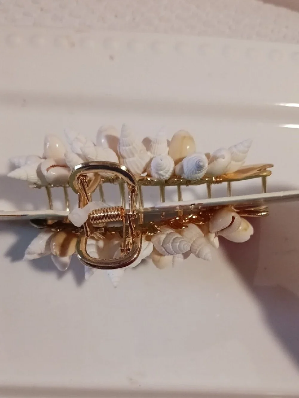 Gorgeous! Piper.k Natural 🐚Shell Cluster Hair Clip - Goldtone White & Cream🐚🪸